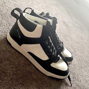 Size 10 Black and White Jordan Look-A-Like High Tops
